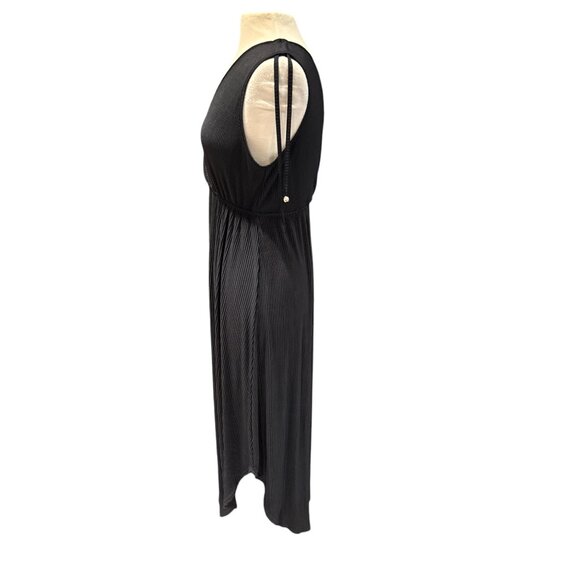 Sleeveless Black V-Neck Asymmetrical Hem Dress By J.Vini Made With Pleated - Picture 2 of 9